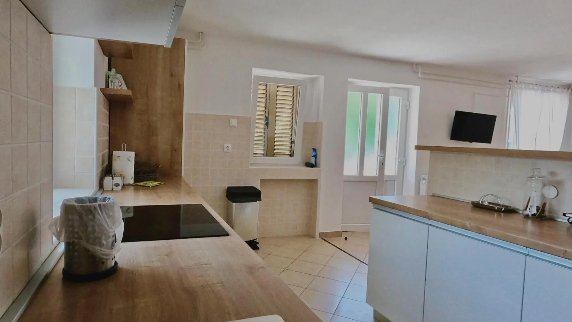 Apartments With A Parking Space Crikvenica - 23167